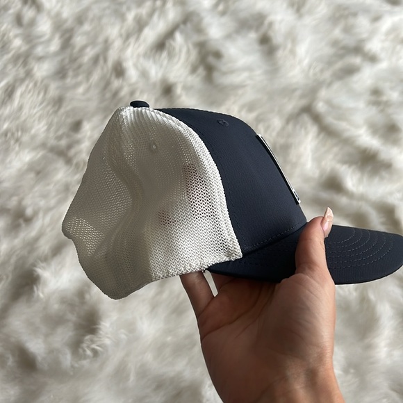 Blazers hockey team hat, perfect condition!!! - Picture 5 of 8